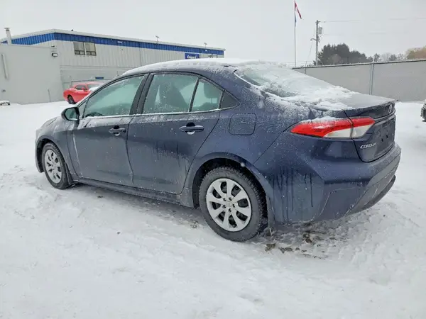 5YFBPMBEXNP302624 2022 TOYOTA COROLLA - Image 2