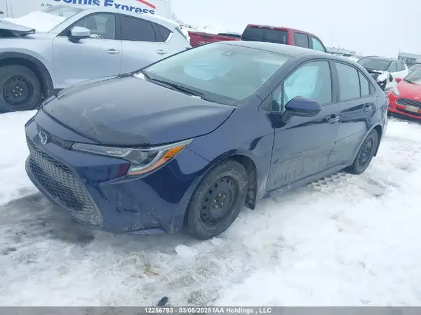 5YFBPMBEXNP366579 2022 TOYOTA COROLLA - Image 2