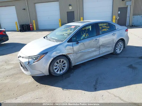 5YFBPMBEXNP376884 2022 TOYOTA COROLLA - Image 2