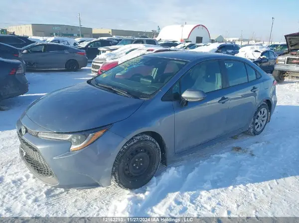 5YFBPMBEXNP379137 2022 TOYOTA COROLLA - Image 2