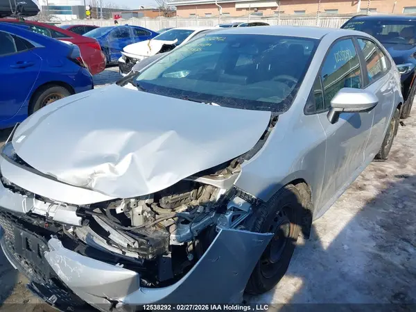 5YFBPMBEXNP387335 2022 TOYOTA COROLLA - Image 2