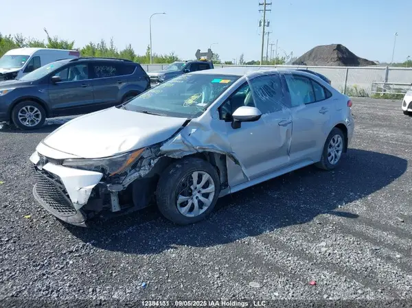 5YFBPRBE0LP138021 2020 TOYOTA COROLLA - Image 2