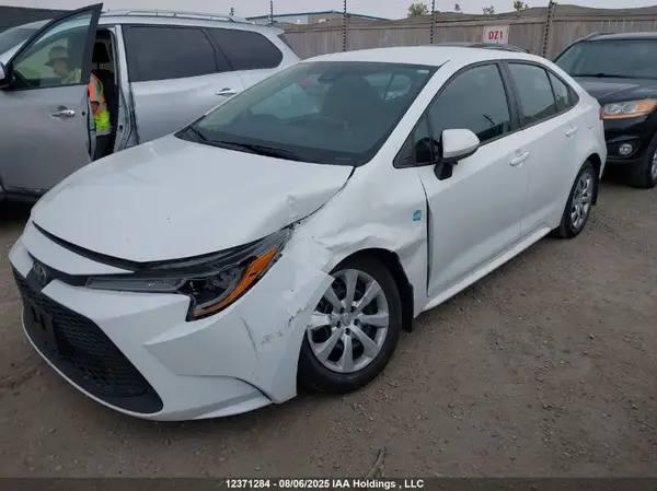 5YFBPRBE4LP049956 2020 TOYOTA COROLLA - Image 2