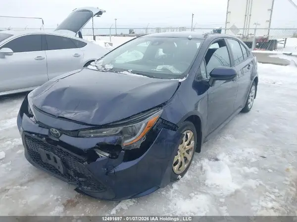 5YFBPRBE6LP002587 2020 TOYOTA COROLLA - Image 2