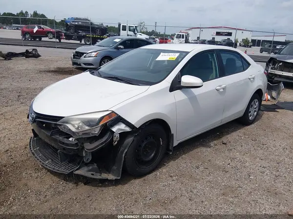5YFBPRHE0GP435741 2016 TOYOTA COROLLA - Image 2