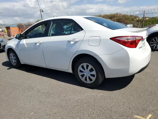 5YFBPRHE0HP600592 2017 TOYOTA COROLLA - Image 2