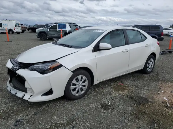 5YFBPRHE0HP638517 2017 TOYOTA COROLLA - Image 1