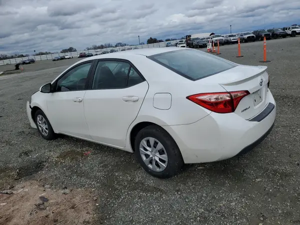 5YFBPRHE0HP638517 2017 TOYOTA COROLLA - Image 2
