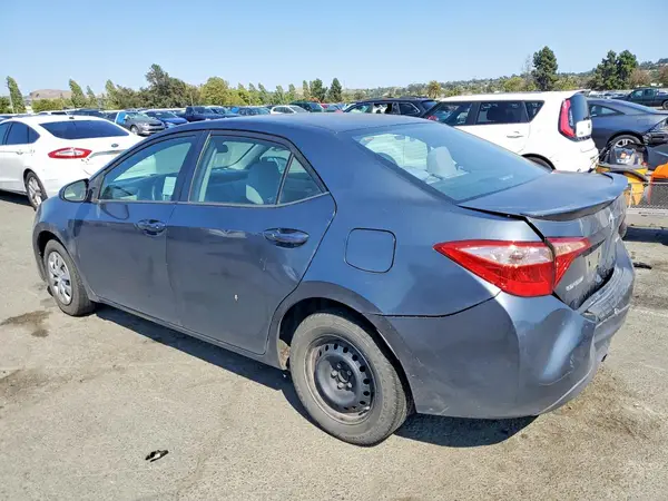 5YFBPRHE0HP687281 2017 TOYOTA COROLLA - Image 2