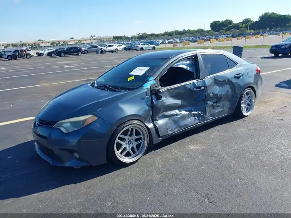5YFBPRHE3GP366480 2016 TOYOTA COROLLA - Image 2