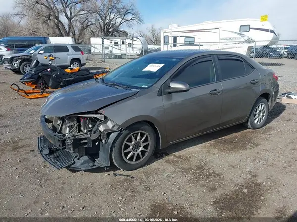 5YFBPRHE3HP571041 2017 TOYOTA COROLLA - Image 2
