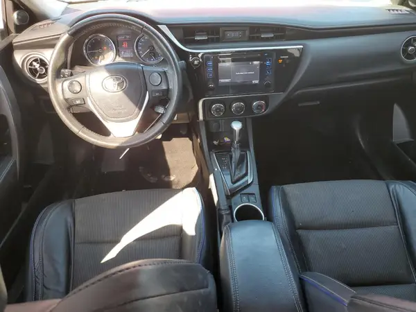 5YFBPRHE3JP767275 2018 TOYOTA COROLLA - Image 8