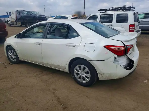 5YFBPRHE3JP842640 2018 TOYOTA COROLLA - Image 2