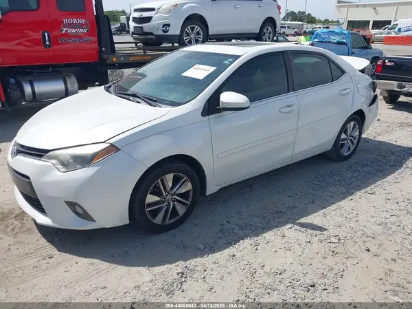 5YFBPRHE4GP466135 2016 TOYOTA COROLLA - Image 2