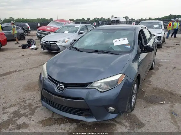 5YFBPRHE4GP481329 2016 TOYOTA COROLLA - Image 2