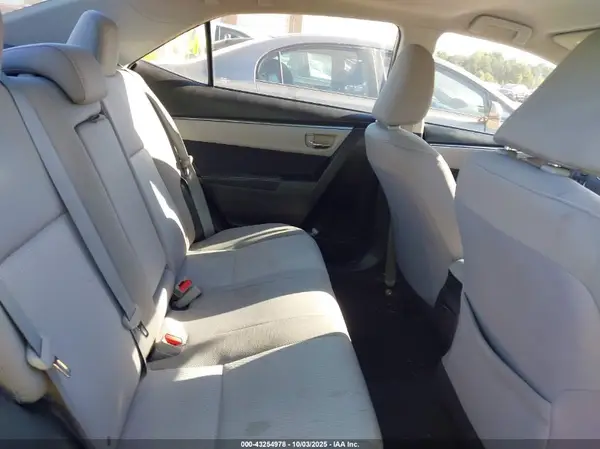 5YFBPRHE4GP495909 2016 TOYOTA COROLLA - Image 8