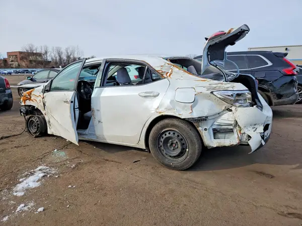 5YFBPRHE4HP708021 2017 TOYOTA COROLLA - Image 2