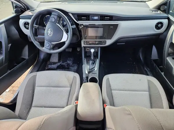 5YFBPRHE4HP708021 2017 TOYOTA COROLLA - Image 8