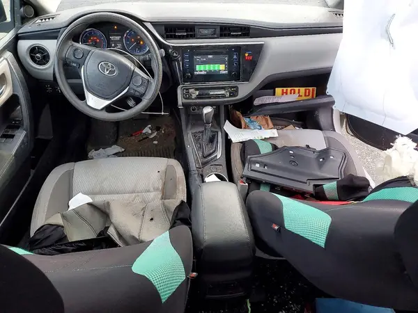 5YFBPRHE4JP800641 2018 TOYOTA COROLLA - Image 8