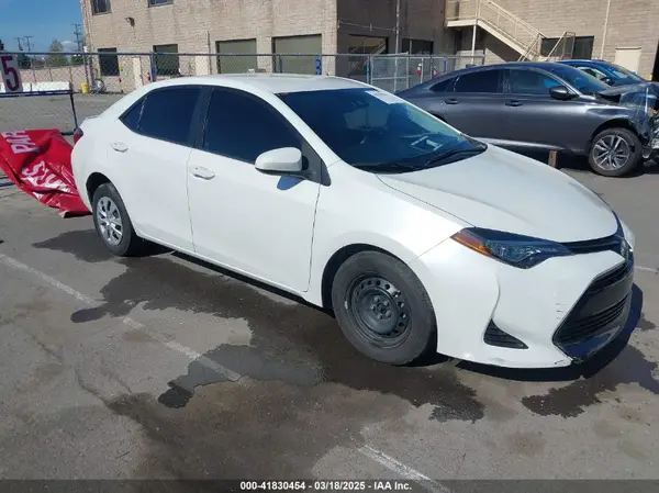 5YFBPRHE4KP936883 2019 TOYOTA COROLLA - Image 1