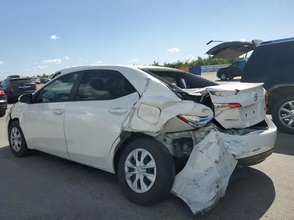 5YFBPRHE5HP579951 2017 TOYOTA COROLLA - Image 2