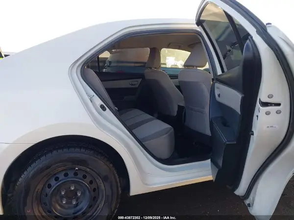 5YFBPRHE5HP580839 2017 TOYOTA COROLLA - Image 8