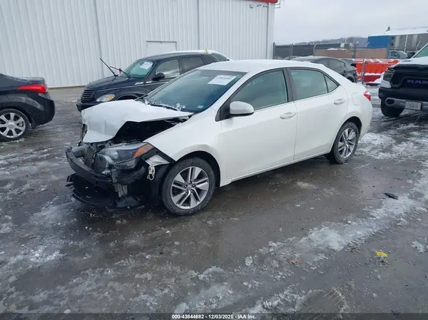 5YFBPRHE6GP390823 2016 TOYOTA COROLLA - Image 2