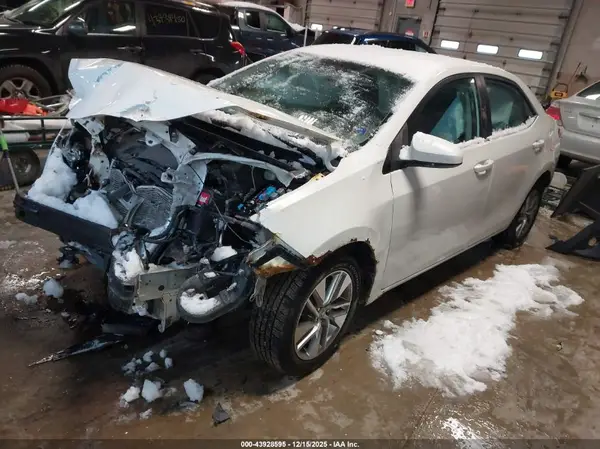 5YFBPRHE6GP458389 2016 TOYOTA COROLLA - Image 2
