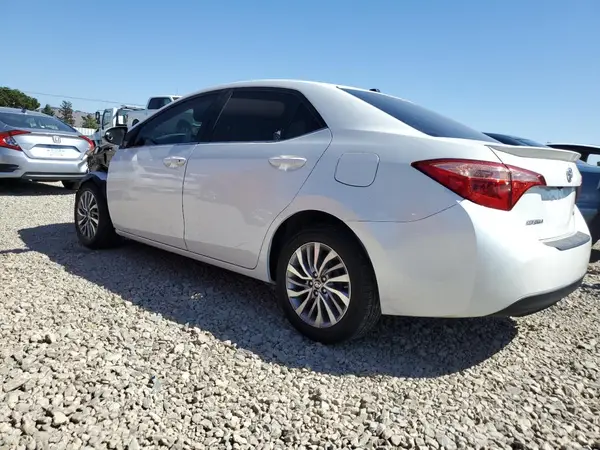 5YFBPRHE6HP594443 2017 TOYOTA COROLLA - Image 2