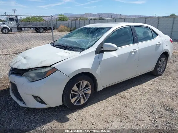 5YFBPRHE7GP388899 2016 TOYOTA COROLLA - Image 2