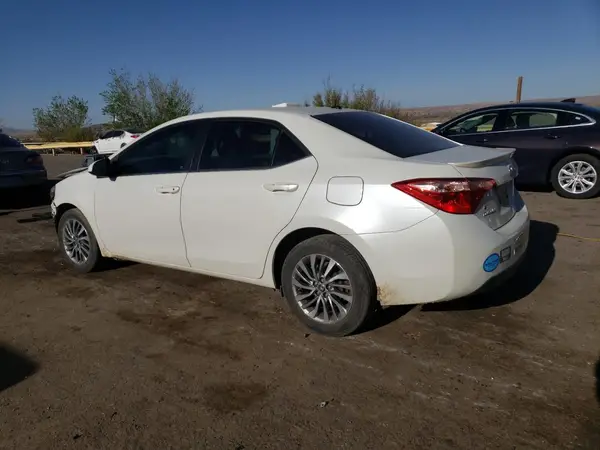 5YFBPRHE7HP582141 2017 TOYOTA COROLLA - Image 2