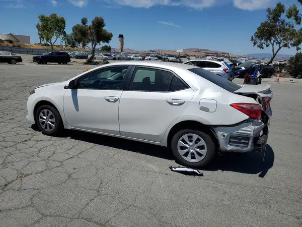 5YFBPRHE7HP696642 2017 TOYOTA COROLLA - Image 2