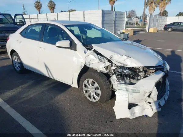 5YFBPRHE8HP610741 2017 TOYOTA COROLLA - Image 1