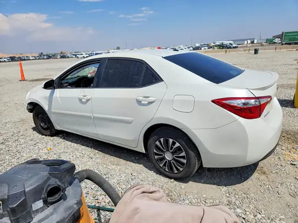 5YFBPRHE9GP374860 2016 TOYOTA COROLLA - Image 2
