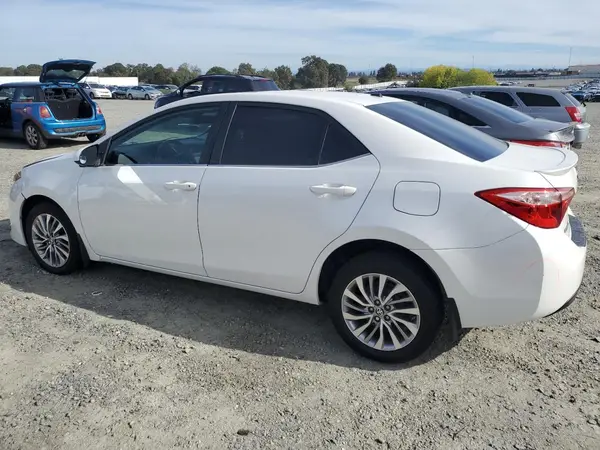 5YFBPRHE9HP571447 2017 TOYOTA COROLLA - Image 2