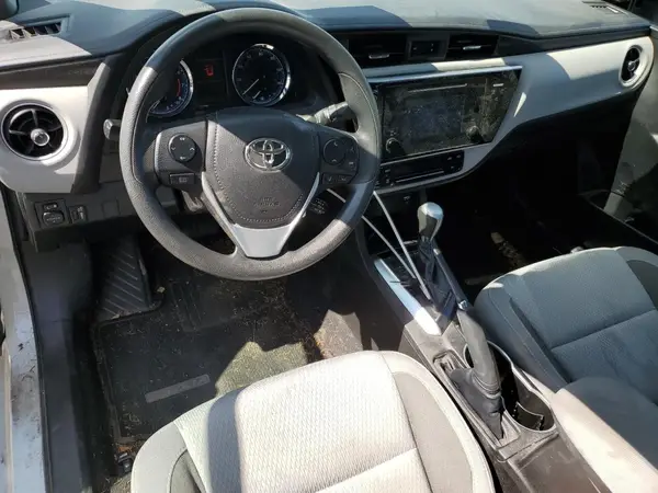 5YFBPRHE9HP582450 2017 TOYOTA COROLLA - Image 8
