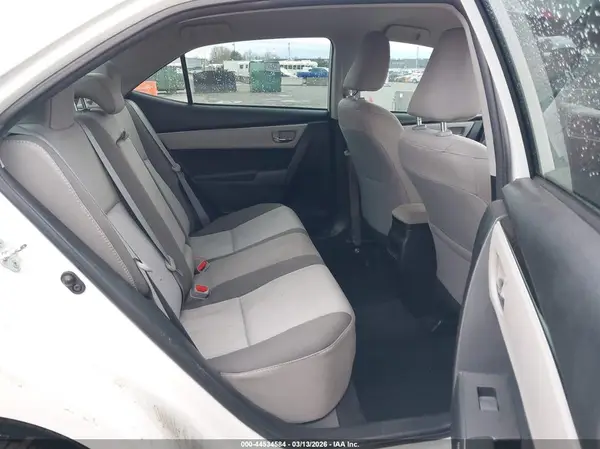 5YFBPRHE9JP785795 2018 TOYOTA COROLLA - Image 8