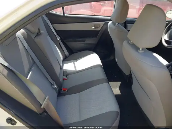 5YFBPRHE9JP820156 2018 TOYOTA COROLLA - Image 8