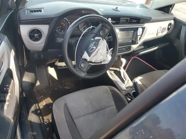 5YFBPRHEXHP694318 2017 TOYOTA COROLLA - Image 8