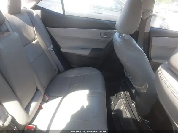 5YFBPRHEXJP738601 2018 TOYOTA COROLLA - Image 8