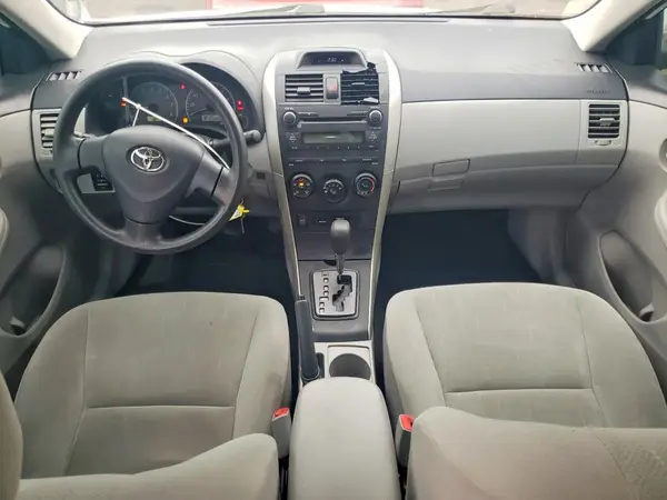 5YFBU4EE2CP028000 2019 TOYOTA COROLLA - Image 8