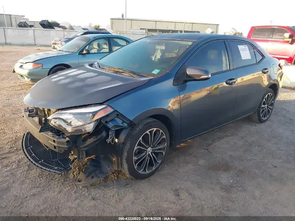 5YFBURHE0GP370463 2016 TOYOTA COROLLA - Image 2