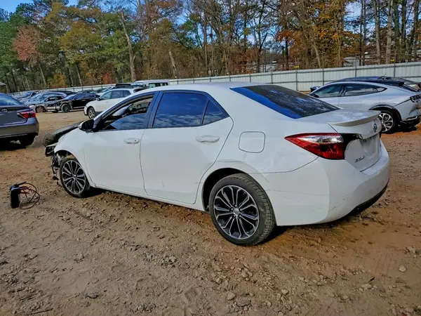 5YFBURHE0GP372262 2016 TOYOTA COROLLA - Image 2