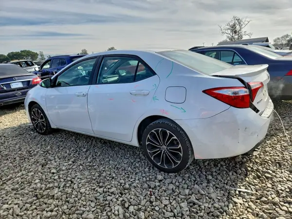 5YFBURHE0GP388915 2016 TOYOTA COROLLA - Image 2