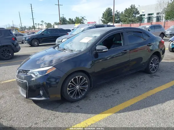 5YFBURHE0GP401758 2016 TOYOTA COROLLA - Image 2