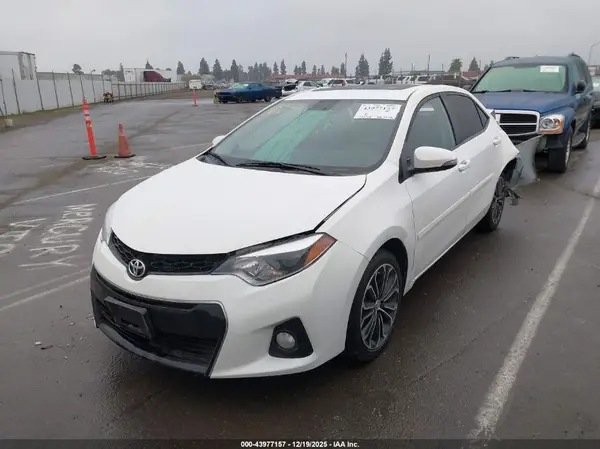 5YFBURHE0GP408452 2016 TOYOTA COROLLA - Image 2
