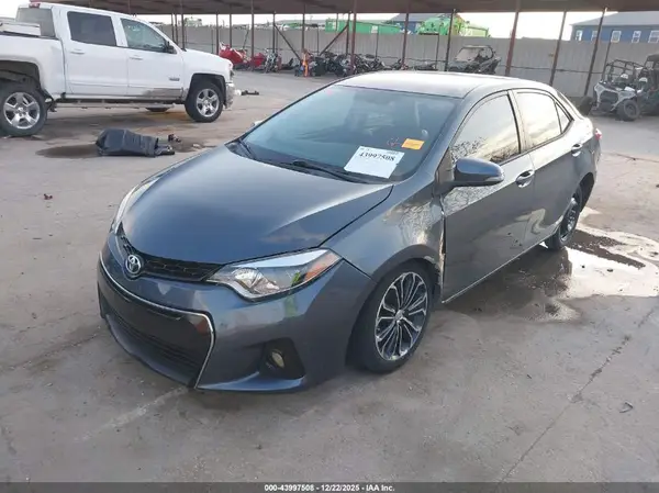 5YFBURHE0GP424716 2016 TOYOTA COROLLA - Image 2