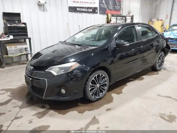 5YFBURHE0GP437515 2016 TOYOTA COROLLA - Image 2