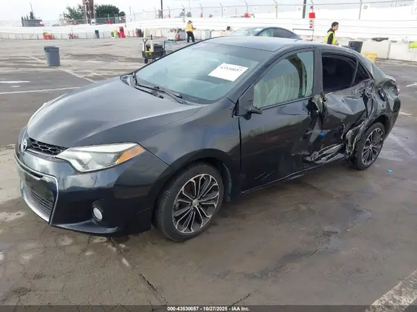 5YFBURHE0GP443556 2016 TOYOTA COROLLA - Image 2