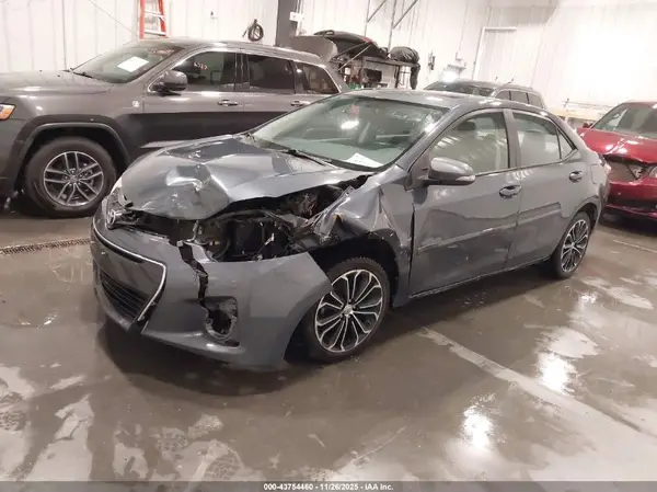 5YFBURHE0GP443721 2016 TOYOTA COROLLA - Image 2